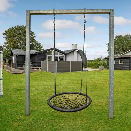 4 Bedroom Stunning In Богенсе