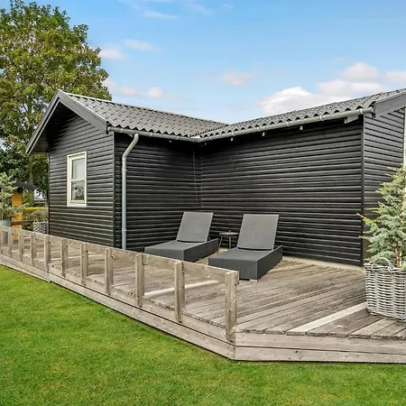 Lovely Home In Bogense With Wifi *