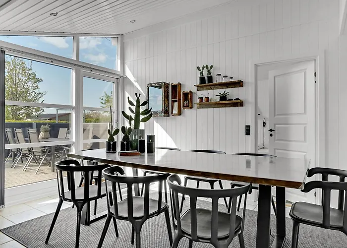 Σπίτι διακοπών 4 Bedroom Stunning In